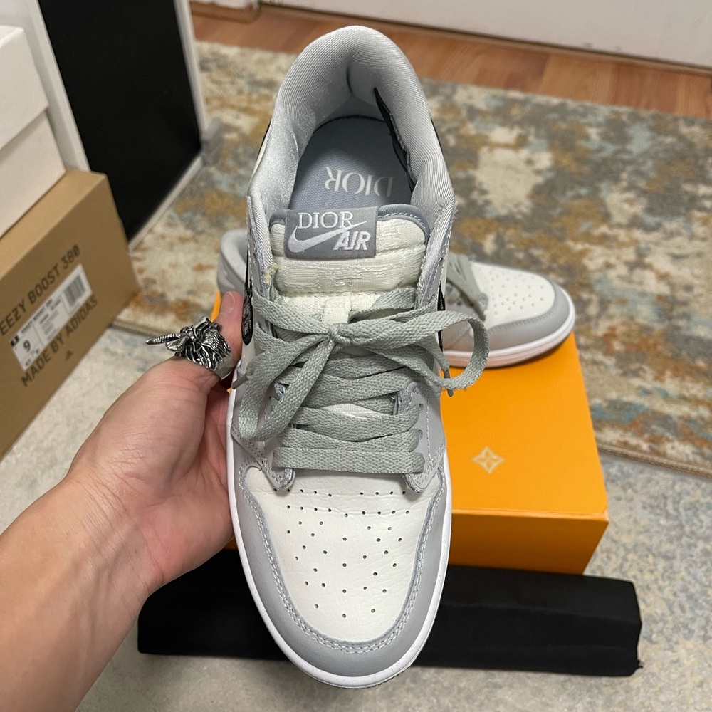 EUC Men’s Size 8 (Euro Sz 41) Dior X Air Jordan 1 Low Sneakers Grey/Black-Sail - Picture 13 of 17